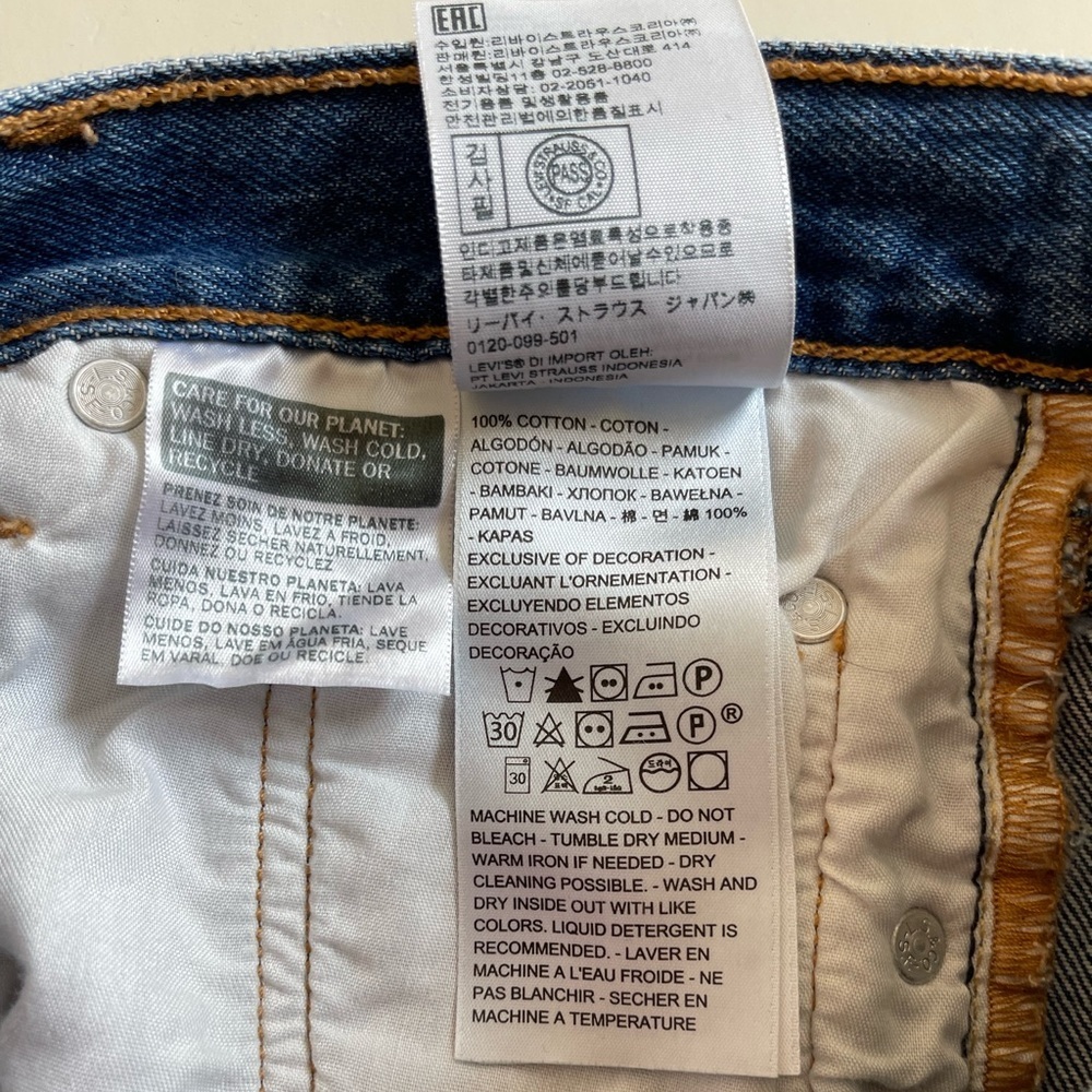 LEVI’S 501 Shorts - Picture 13 of 16